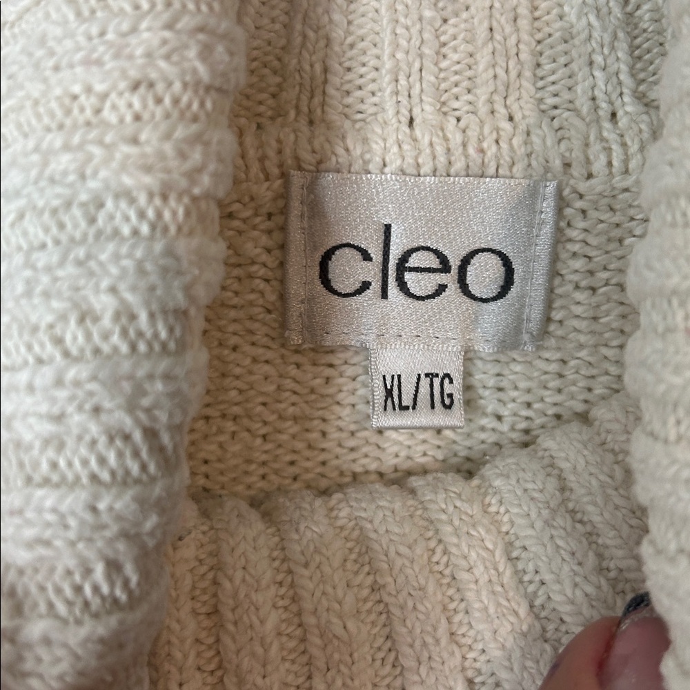 Woman’s Cream and Blue Turtleneck Sweater - Picture 3 of 14